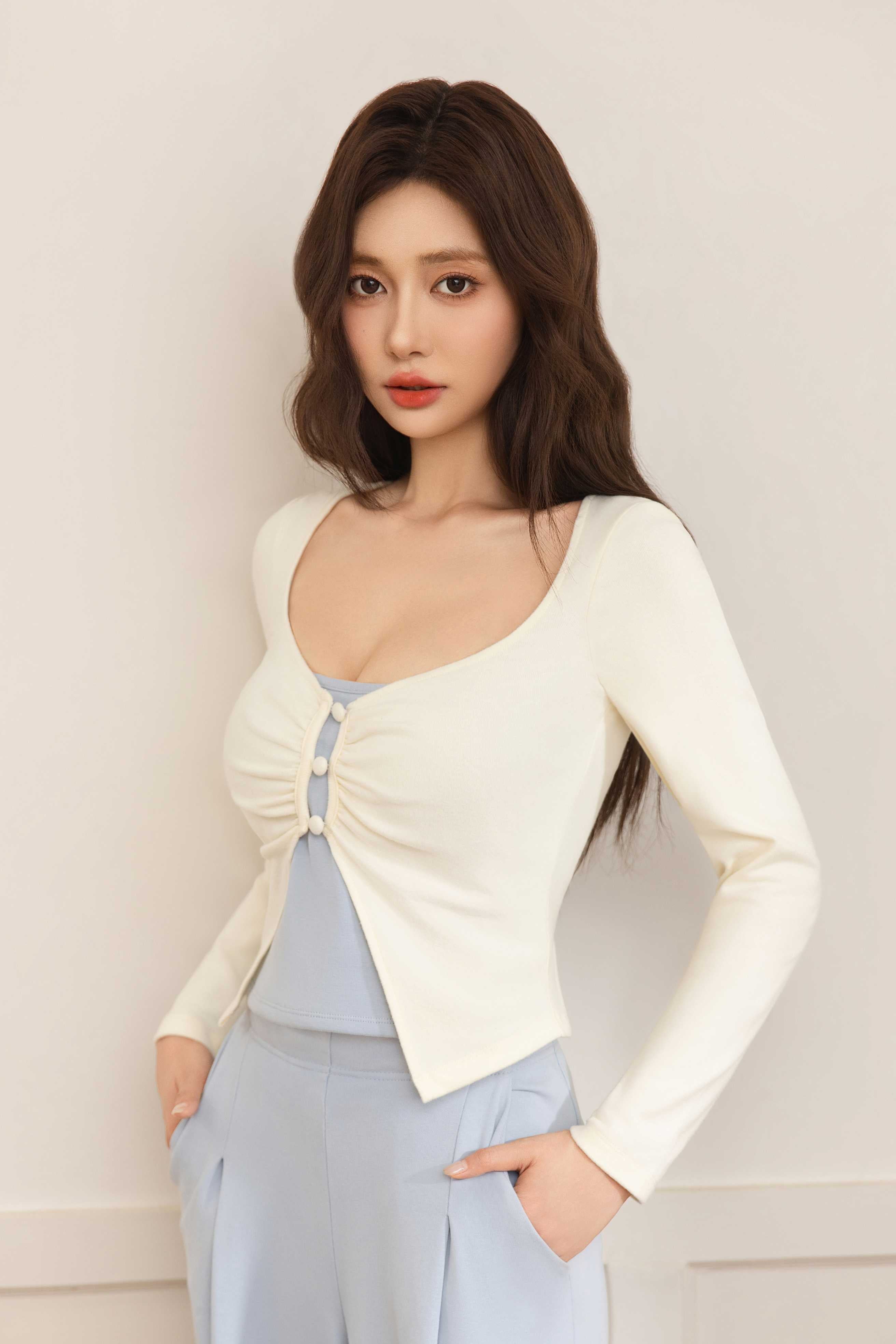 #color_floral-white-blue